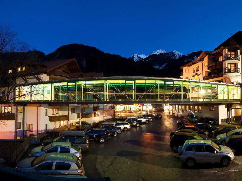 Strass - Sport & Spa Hotel Mayrhofen Extérieur photo